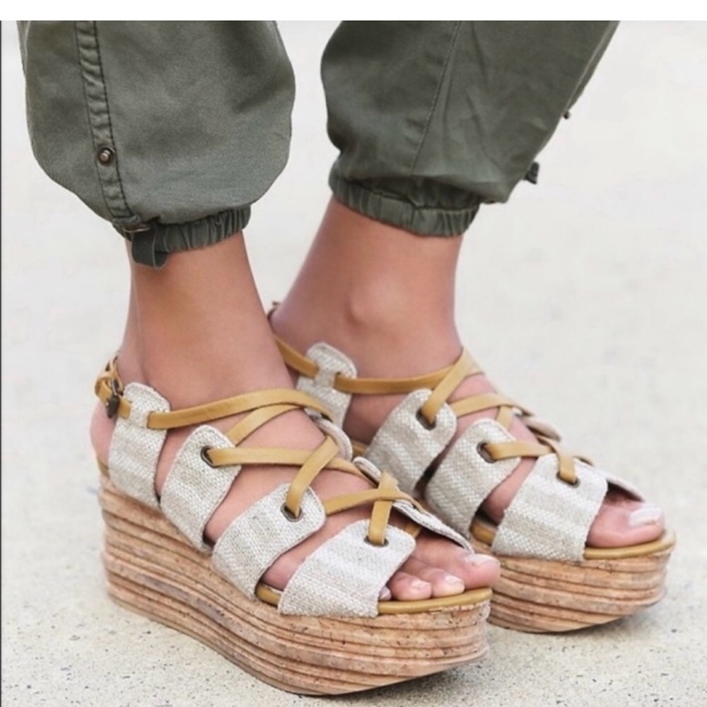 Free People Hayfield Wedge in Natural | 38 NWOT